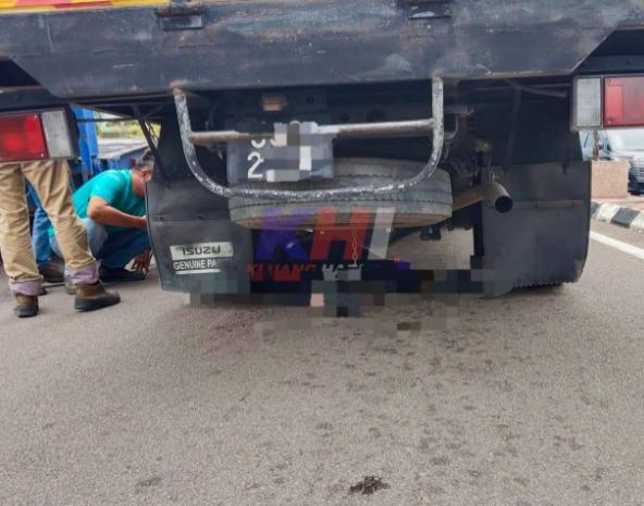 **已签发**柔：母子共乘突摔2罗里间   母遭卷入后轮惨辗毙  