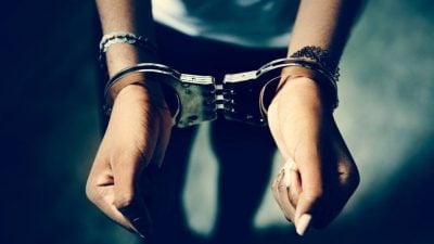 拿球拍图抢劳力士名表 18岁大马男等下判