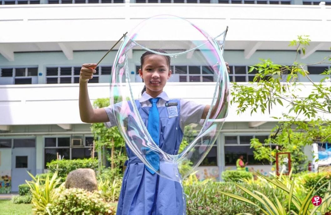 *已签发*柔：狮城二三事：狮城小六生为弱势群体创业筹款  鼓励同龄人勇于踏出第一步