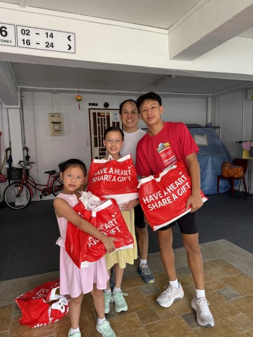 *已签发*柔：狮城二三事：狮城小六生为弱势群体创业筹款  鼓励同龄人勇于踏出第一步