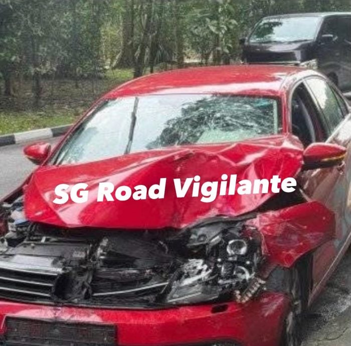 *已签发*柔:狮城二三事:躲避狮城巡警开车冲撞4车 肇祸男驾驶仍在逃