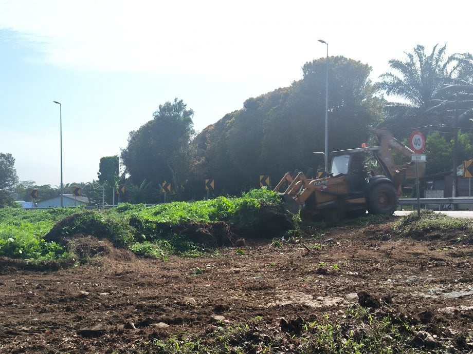 **已签发**柔：第二版头：民生特工队〡士年纳新村“夺命十字路口”  半年肇4车祸酿1死