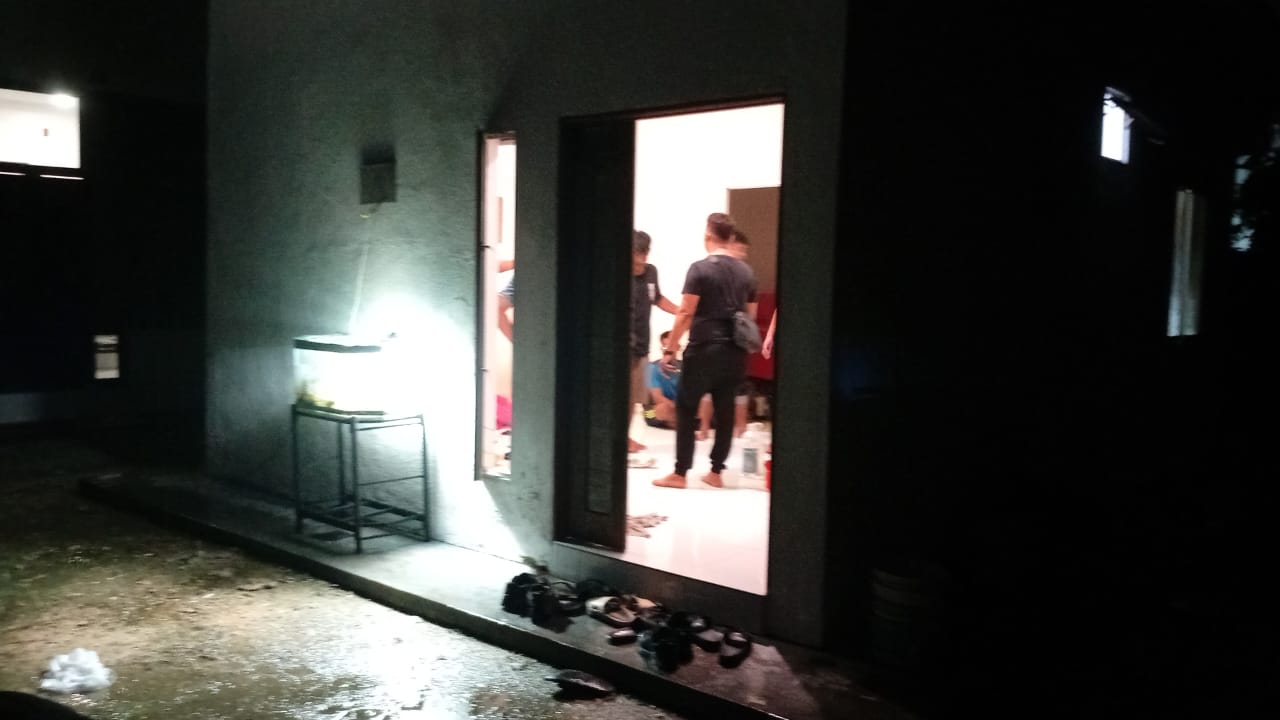 **已签发**柔：麻警突击住家 捕4印男起获毒品