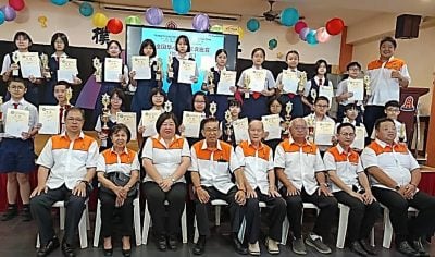 教师会办现场作文比赛  周锡权：提高学生写作兴趣