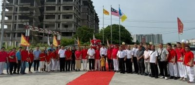 升旗礼和南狮邀请赛  为北海新芭底东海宫庆典掀开序幕