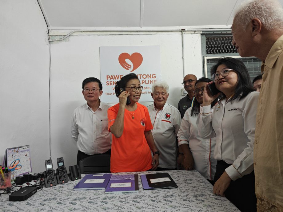 已签发（大北马）日落洞PAWE推呼叫和专车服务 解答长者疑问 载送到医院