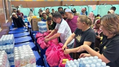 玻州水灾恶化  党团加入赈灾行动