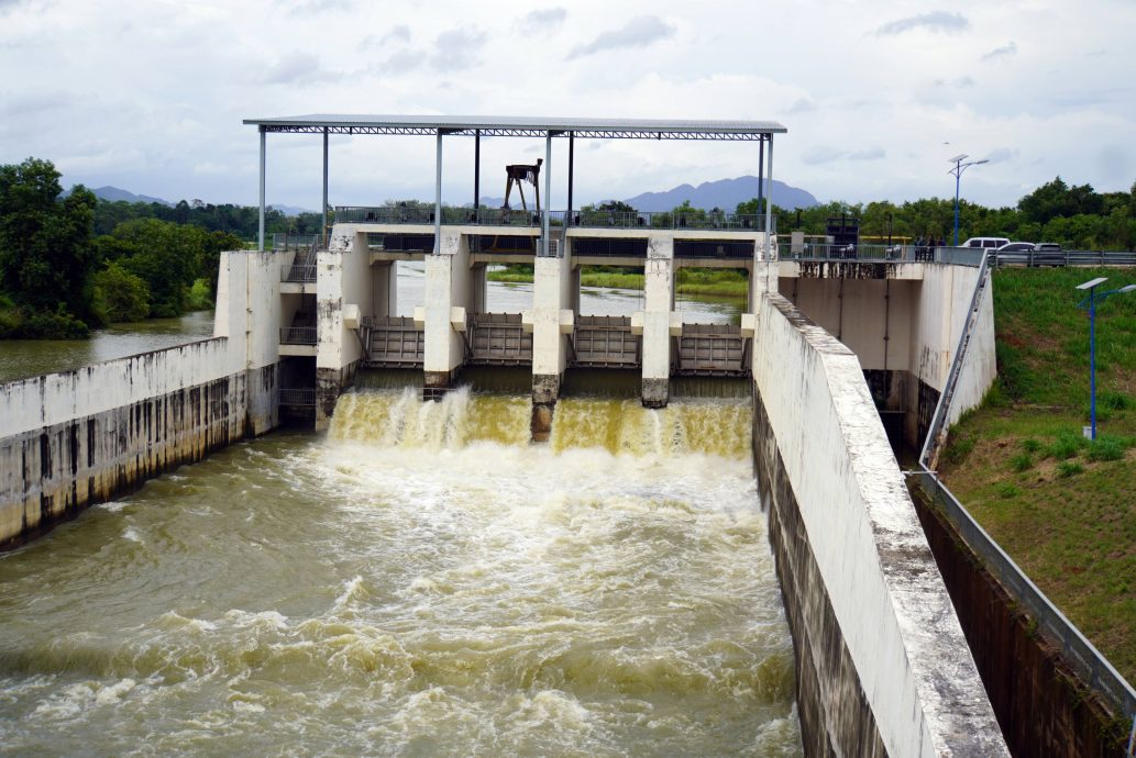 已签发（大北马）知马打苏水坝开闸放水 民众受促勿在绕道周围活动