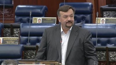 海外网购税收去年破20亿！第二财长：本地海外商家公平竞争