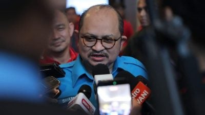 身陷支持信风波 安华高级政治秘书辞职