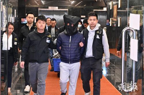 已补3照片（全国版）香港宏福苑五级大火    3人涉嫌“误杀”被捕 保安局：燃烧速度异常 不排除刑案