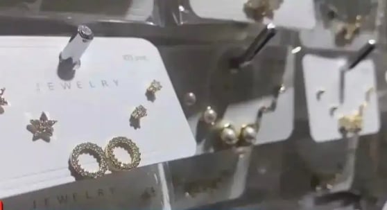 廉价饰品致癌物超标9000倍!多名患者确诊“首饰性皮炎”