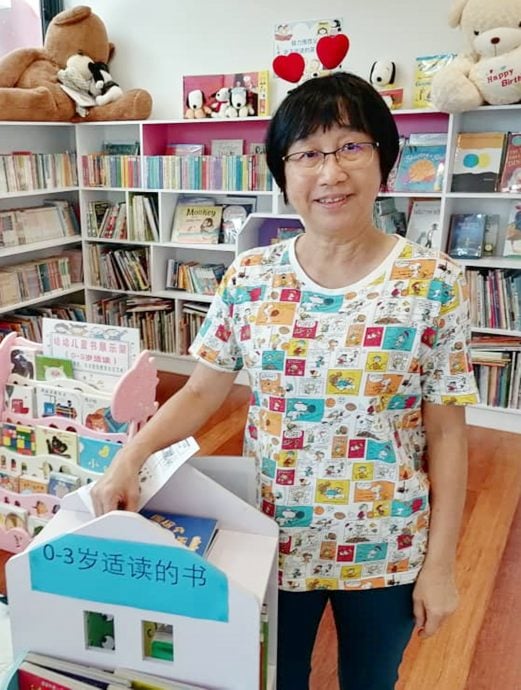 彭佛教会儿童图书馆办“儿童散文创意读写课”。