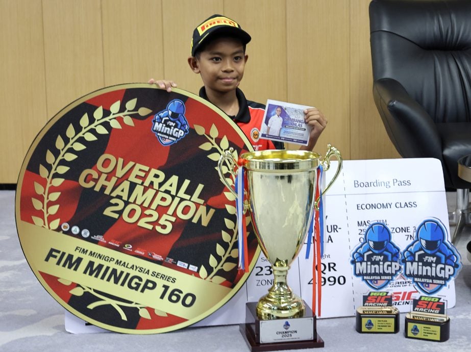 彭州政府移交2000令吉赞助金，为出征迷你GP世青赛小骑士加油!