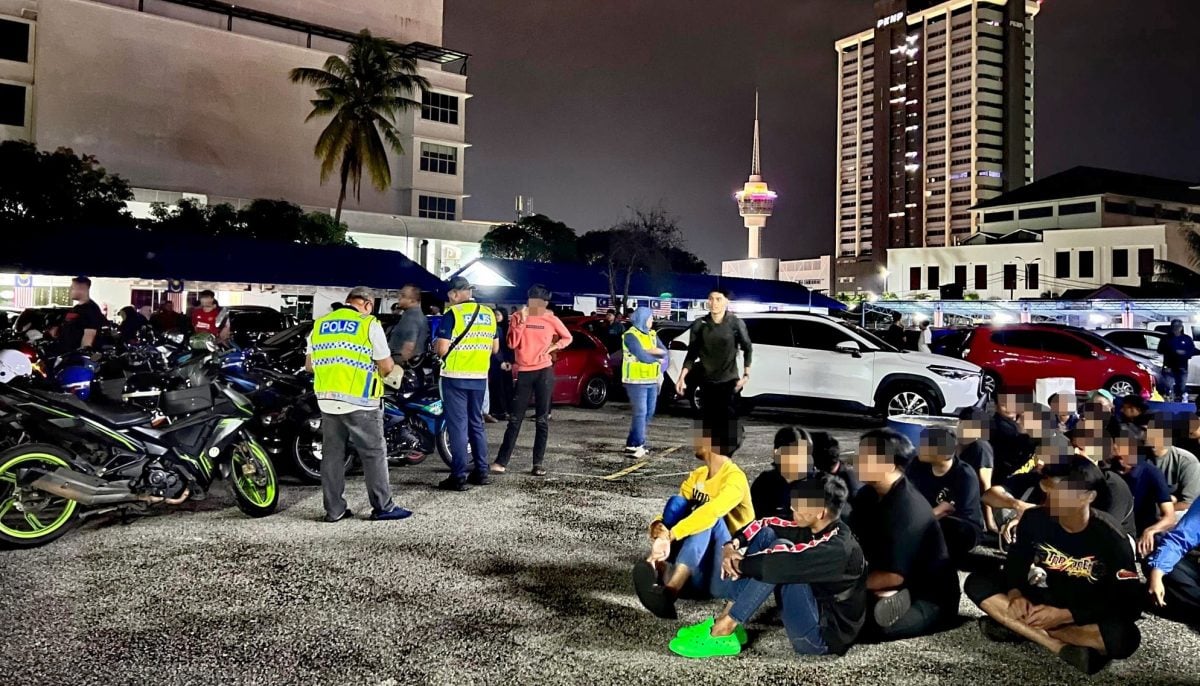 彭陆交局于关丹UTC参与联合执法行动,开出274张罚单。