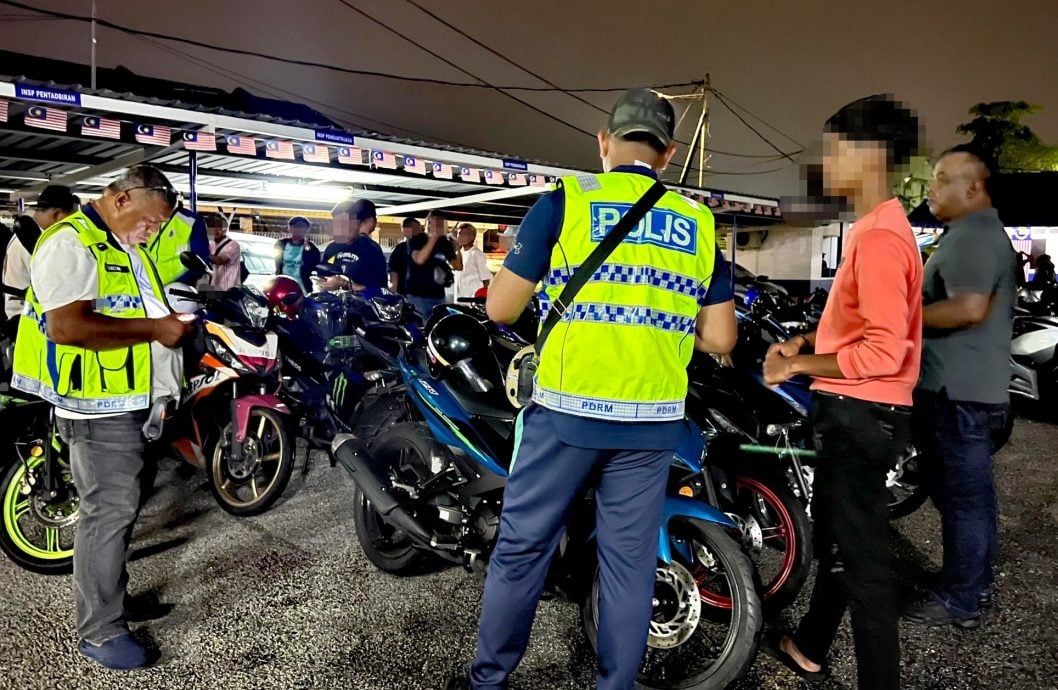 彭陆交局于关丹UTC参与联合执法行动,开出274张罚单。