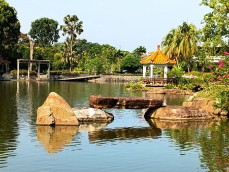 彳亍关丹 | 诵经礼佛溜达散心 万佛殿抚慰心灵