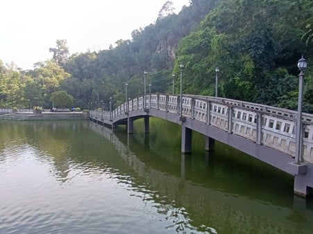 彳亍关丹 | 诵经礼佛溜达散心 万佛殿抚慰心灵