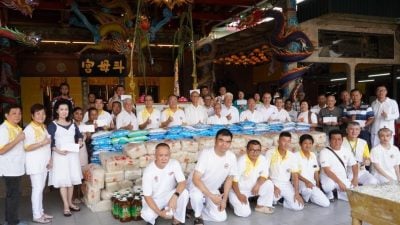 怡斗母宫九皇大帝捐公益   拨1.6万及物资捐16善团