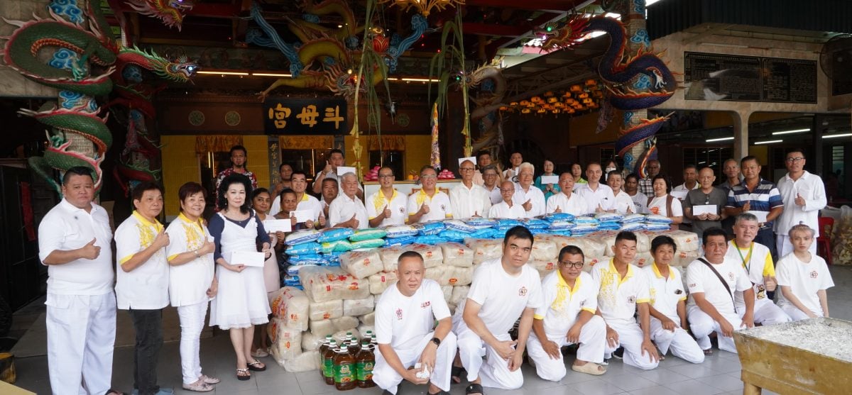 怡斗母宫年度慈善捐献 拨1.6万及物资惠及16慈善团体