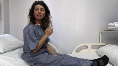 惊险瞬间！尼泊尔雅鲁日峰雪崩 生还者：“雪中游泳”获救