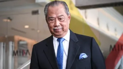 赴英医疗检查 慕尤丁暂取回护照