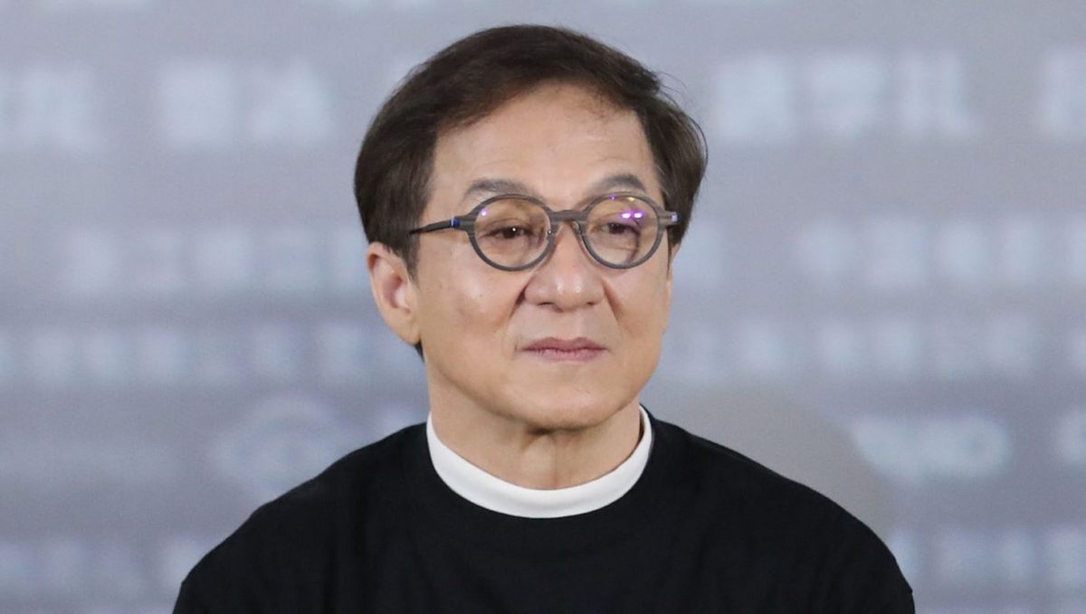 成龙62亿身家疑修改遗嘱 吴卓林被爆旺角街头摆地摊