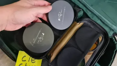 还没找到大马失主！“多人来冒领昂贵相机包”