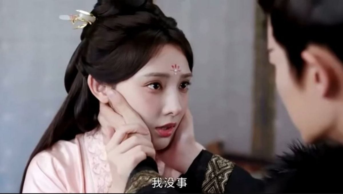 拍哭戏隐形眼镜移滑 彭小苒撑着演获赞