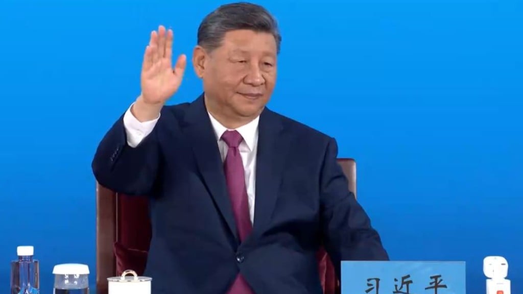 换文+换题,天下事主文)超强台“凤凰”来势汹汹 半径恐几乎覆盖整个菲律宾