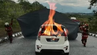 掌握新技术应对火患 消拯局演练电动车灭火操作　