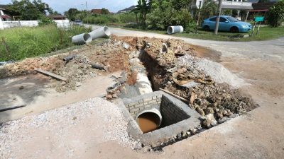 山景园排水系统工程启动  解决闪淹 料明年1月竣工