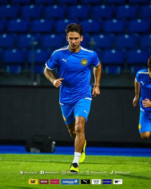 接受FIFA调查时说法矛盾  7球员将责任推诿经纪人