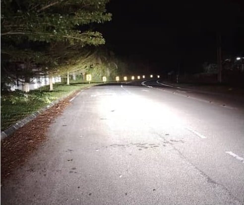 摩托车骑士撞后逃 老妇清晨散步遭撞伤入院