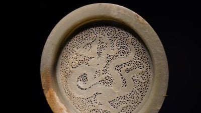 故宫“龙”展巴黎揭幕 罗浮宫窃案促提升安防意识