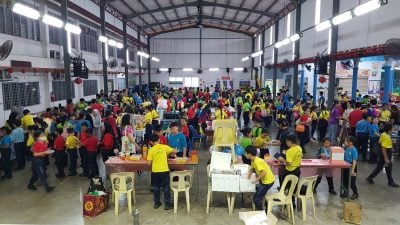 文丁中华小学首办“小小企业家义卖会”　25创意摊位＋点歌寄意吸睛