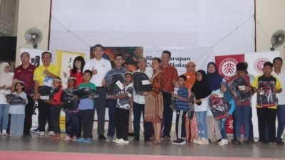 北京大学校友会联办助学活动   走入甘榜关怀弱势家庭