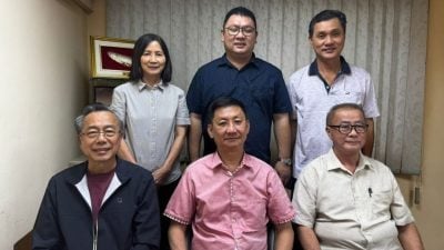 海南联会奖贷学金   17学子受惠