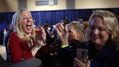 斯潘伯格击败共和党对手   弗州由红转蓝