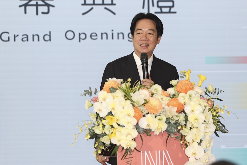 新华社时评批评赖清德附和高市早苗言论 “丧失民族立场”