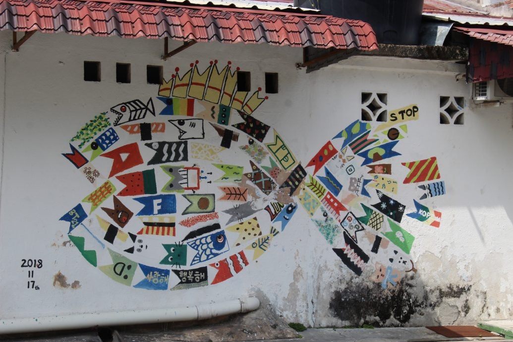 新村美化动起来/:18日见报∕新咖啡山新村 种咖啡树推动发展