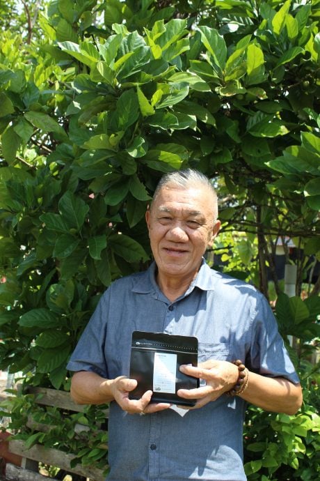 新村美化动起来/:18日见报∕新咖啡山新村 种咖啡树推动发展