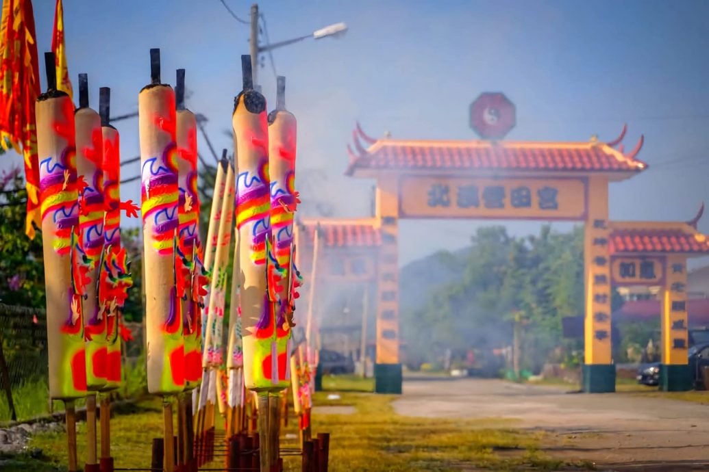 新村美化动起来/:18日见报∕新咖啡山新村 种咖啡树推动发展