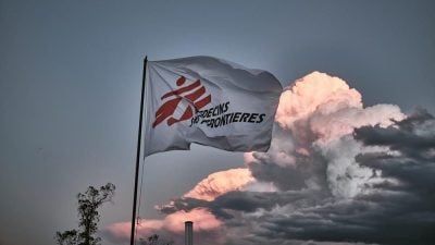 无国界医生：助及时脱险      沉船幸存者应获医援