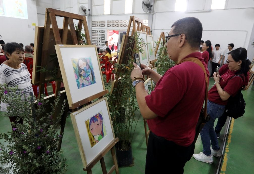 早报//大都会-希望之谷“希望献心艺9.0”慈善画展/7图