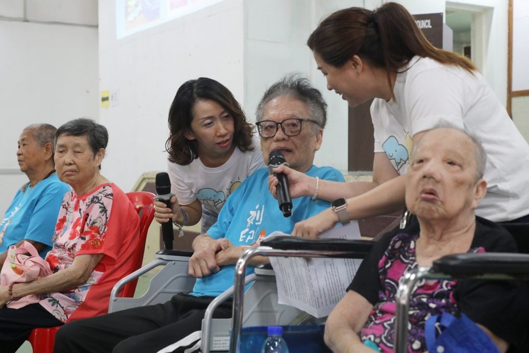 早报//大都会-希望之谷“希望献心艺9.0”慈善画展/7图