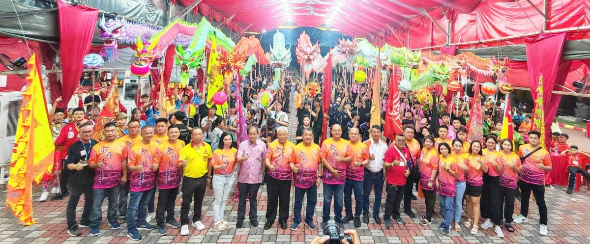 早报头-大都会：仁嘉隆万寿宫60周年庆，举办全国夜光龙暨高桩舞狮邀请赛