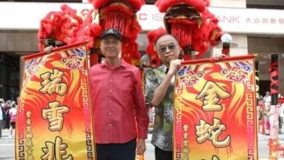 两代议员共谱社区传承 李霖泰菜市场新牌楼开幕