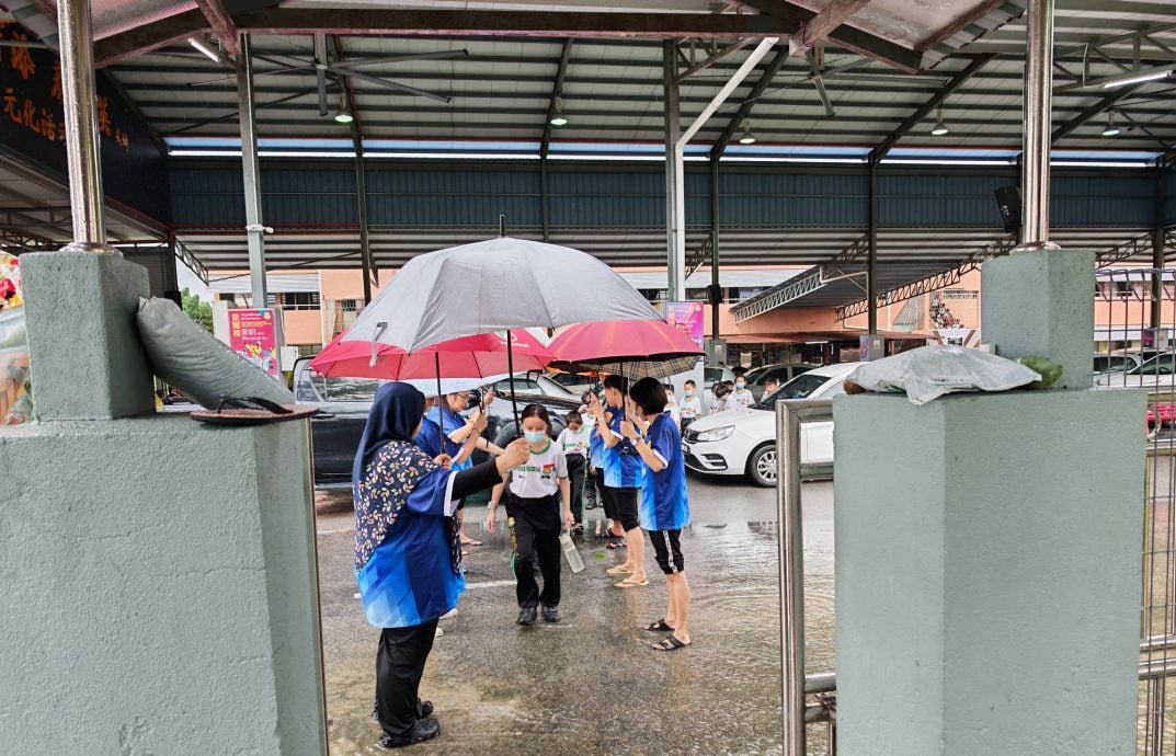 昨晚及今早大雨 曼绒多区再次沦陷