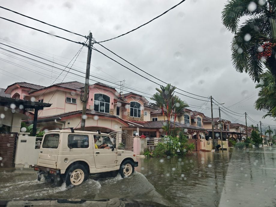 昨晚及今早大雨 曼绒多区再次沦陷